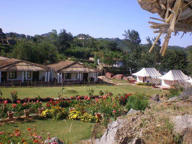 Ratan Villas Jungle Lodge